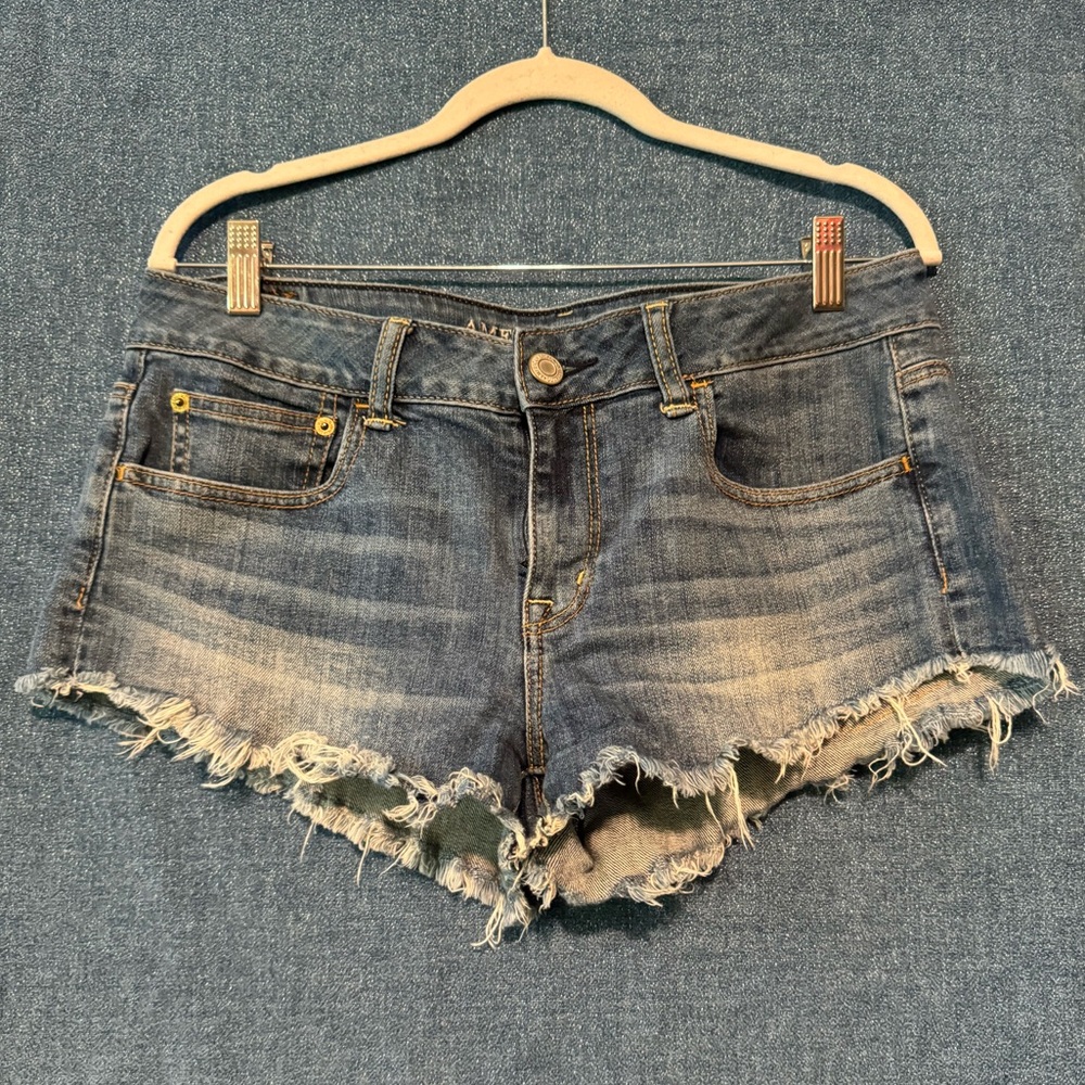 Vintage! Early 2000s American Eagle denim shorts